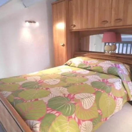 Holiday home Pavillon Renove Avec Terrasse, A 15m De La Mer, 5 Couchages, Parking Prive, Proches Commerces - Fr-1-229-830